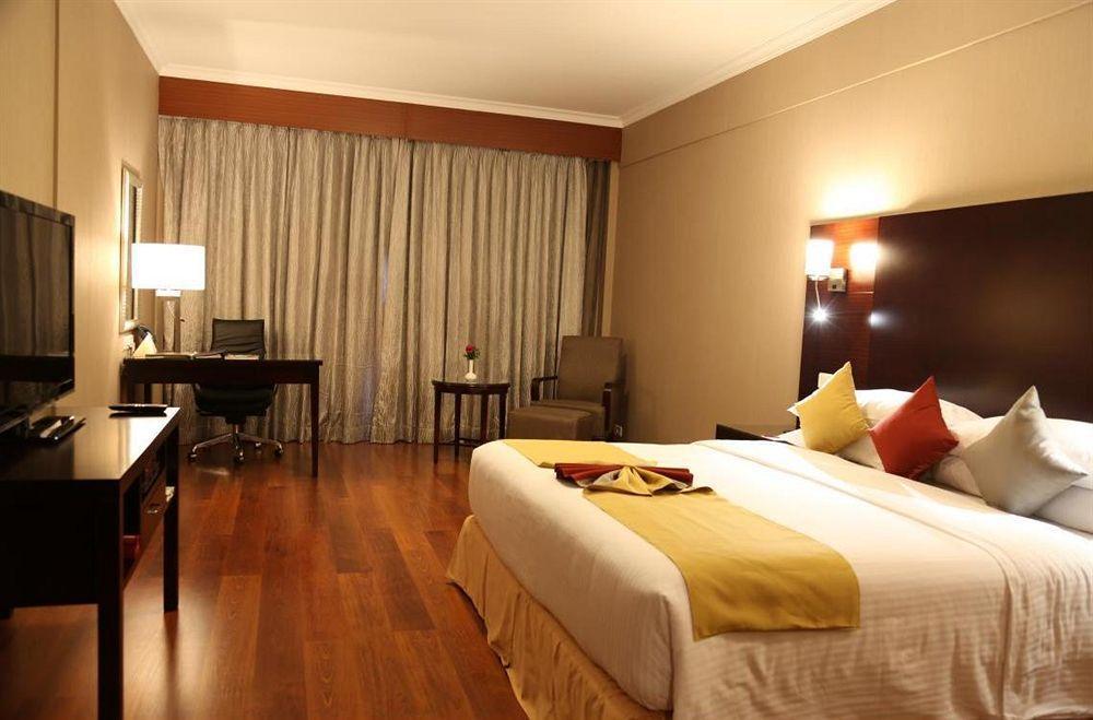 Asiana Hotel Chennai Exterior photo